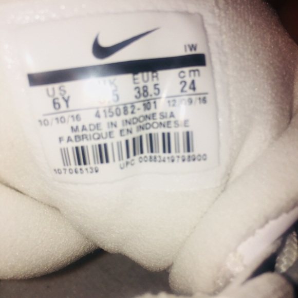 Nike Air MoreUptempo White 6.5 Gum Bottom - Picture 8 of 8